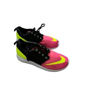 Nike Rosherun Pink/Black/Green Size 5Y